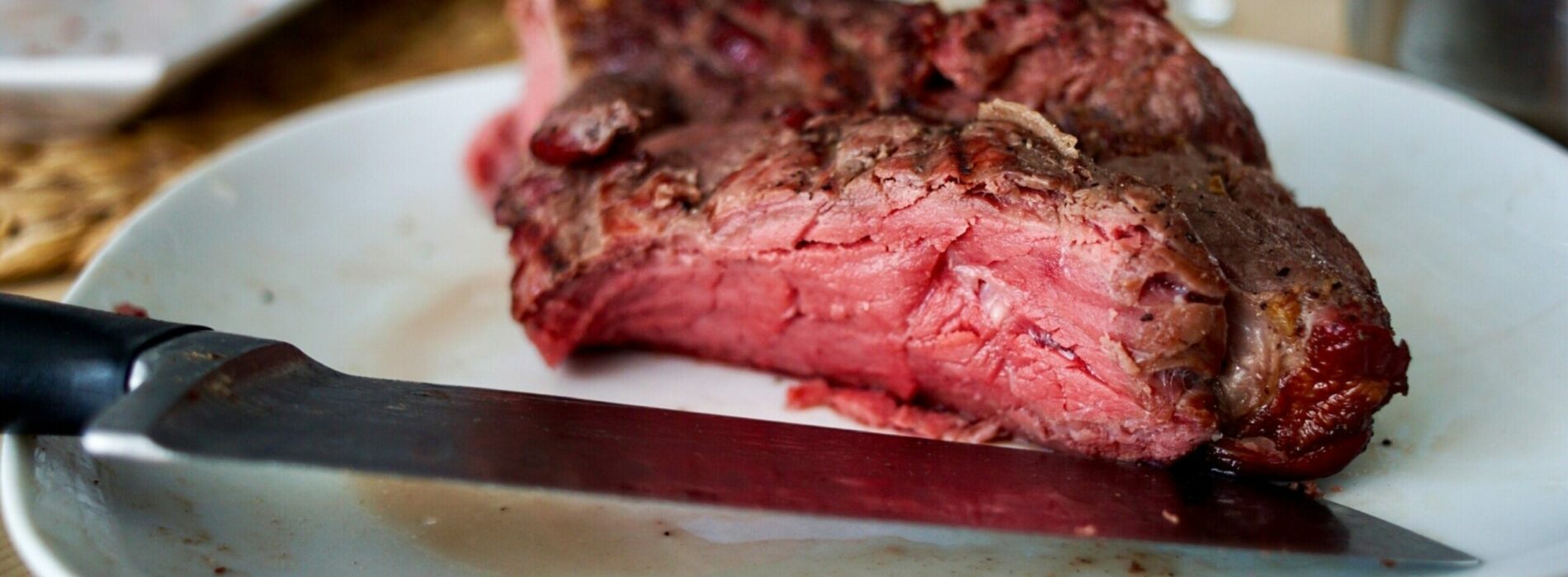 Czy czerwone mięso jest naprawdę niezdrowe? Jak dużo czerwonego mięsa powinniśmy jeść?