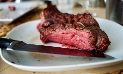 Czy czerwone mięso jest naprawdę niezdrowe? Jak dużo czerwonego mięsa powinniśmy jeść?
