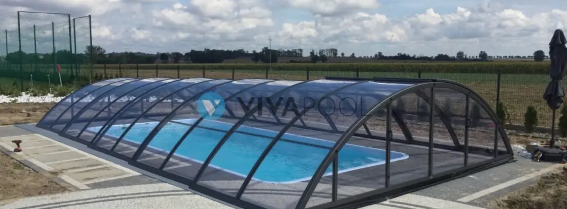 Na jakie parametry zwrócić uwagę przy wyborze odkurzacza do basenu ogrodowego?