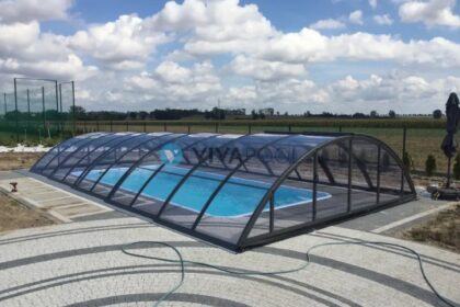 Na jakie parametry zwrócić uwagę przy wyborze odkurzacza do basenu ogrodowego?